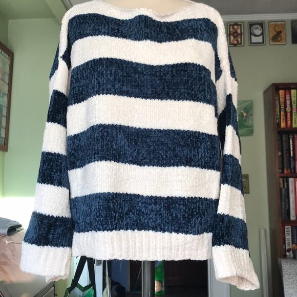 Cropped oversized chenille sweater - Picture 4 of 7